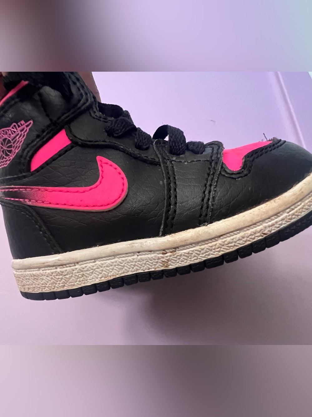 Jordan 1 Mids Toddler Size 5C - Picture 2 of 4